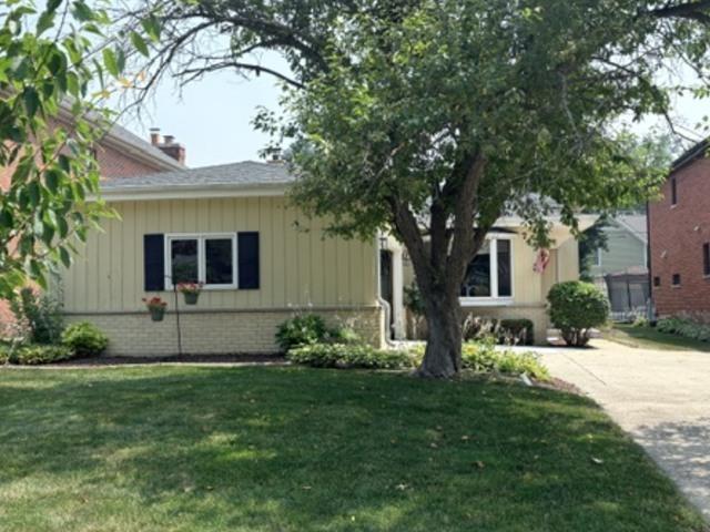 745 S Hawthorne Ave., Elmhurst, IL 60126