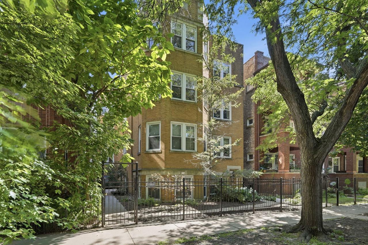 1733 W Catalpa Ave. #1, Chicago, IL 60640