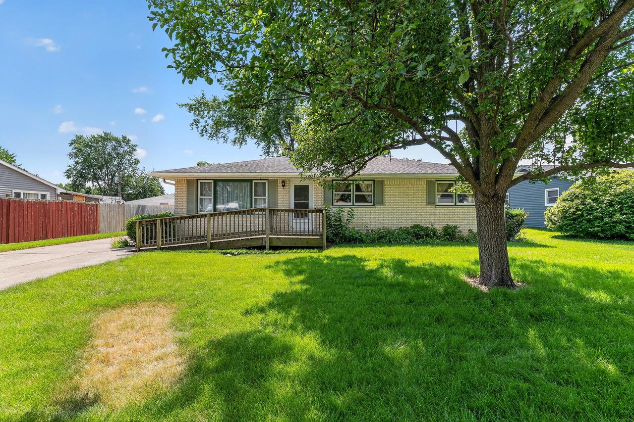 2313 Green St., Crest Hill, IL 60403