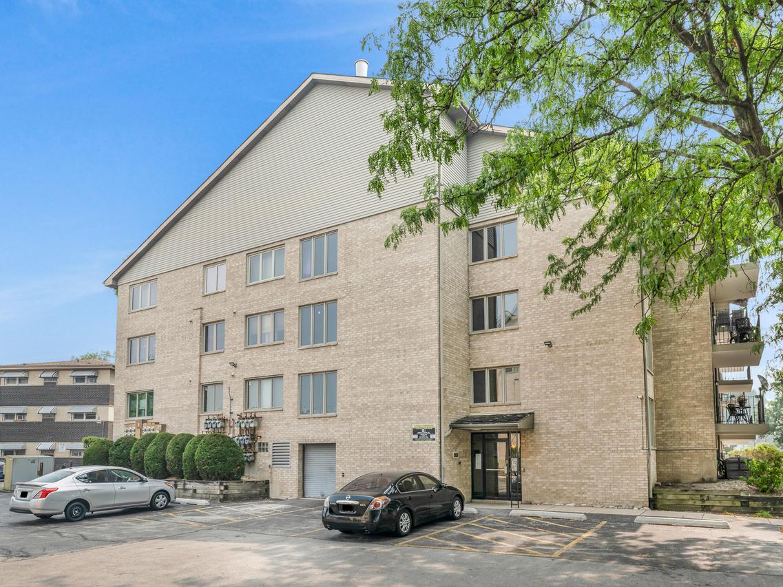 4530 W 93rd St. #2D, Oak Lawn, IL 60453