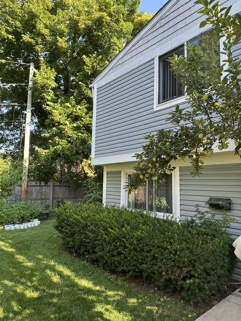 889 Oxford Pl., Wheeling, IL 60090