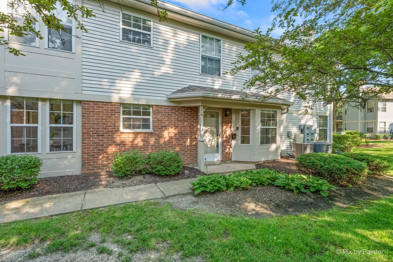 2147 Stirling Ct., Hanover Park, IL 60133