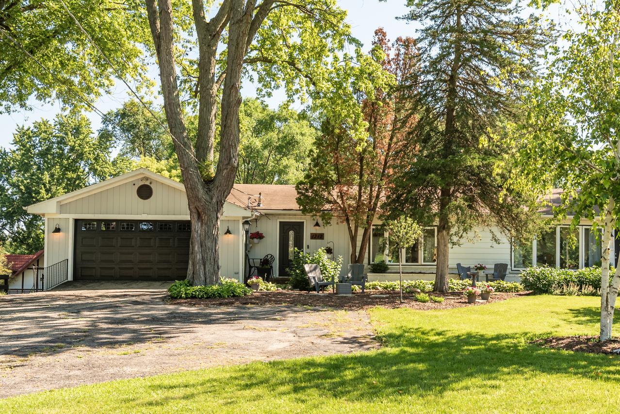1212 Algonquin Rd., Fox River Grove, IL 60021