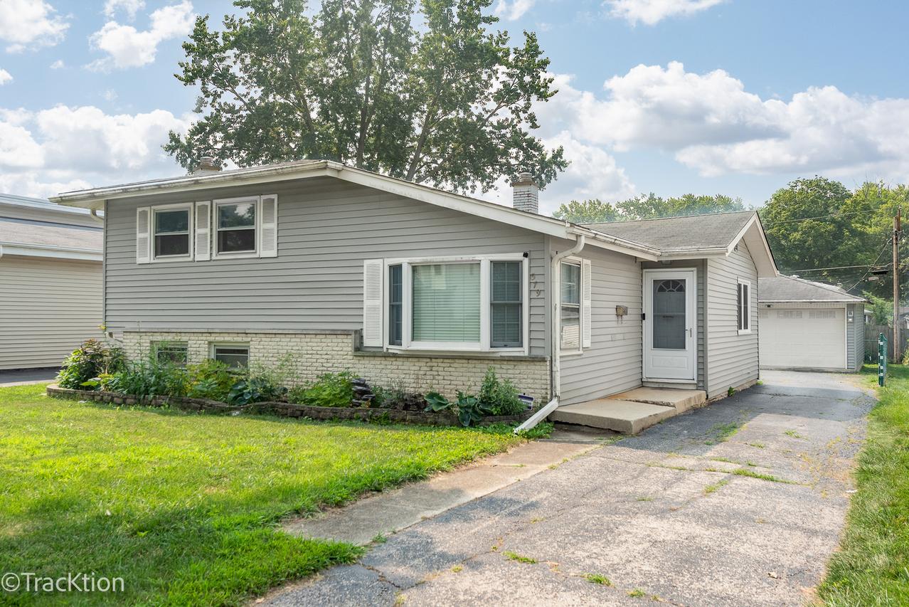 579 Coolidge Ave., Glen Ellyn, IL 60137