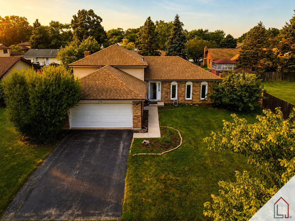 716 Oxford Ave., Matteson, IL 60443