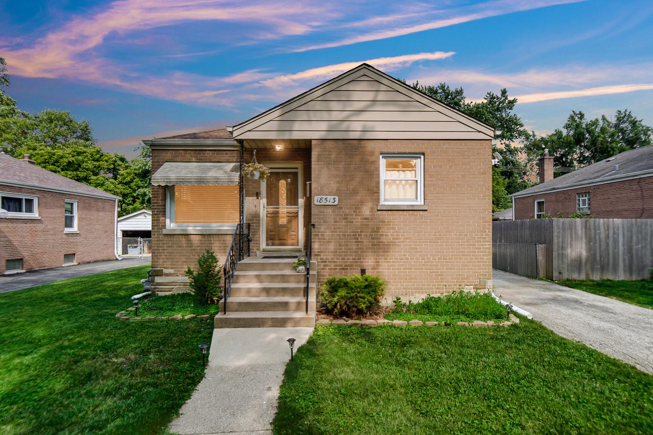 18513 Martin Ave., Homewood, IL 60430