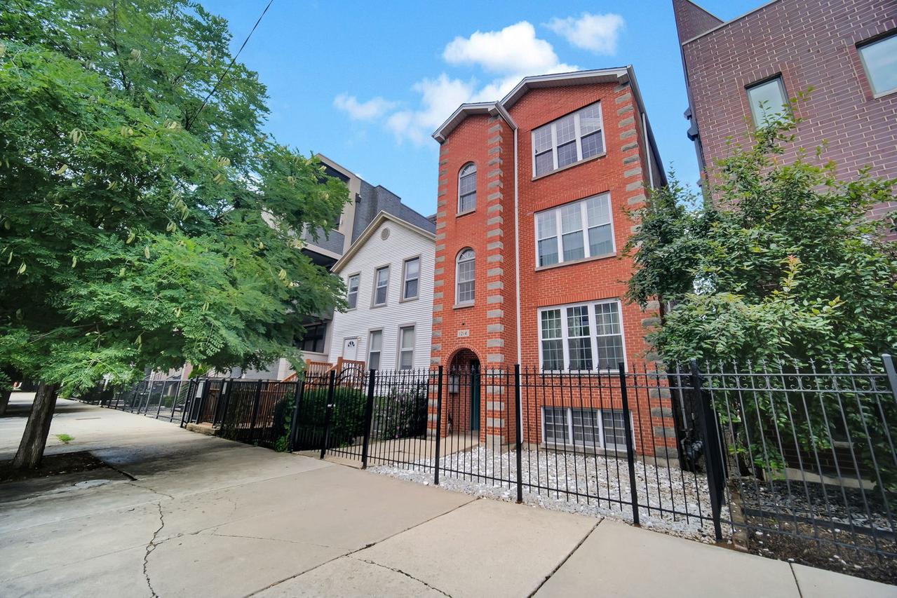 1214 W Ohio St., Chicago, IL 60642