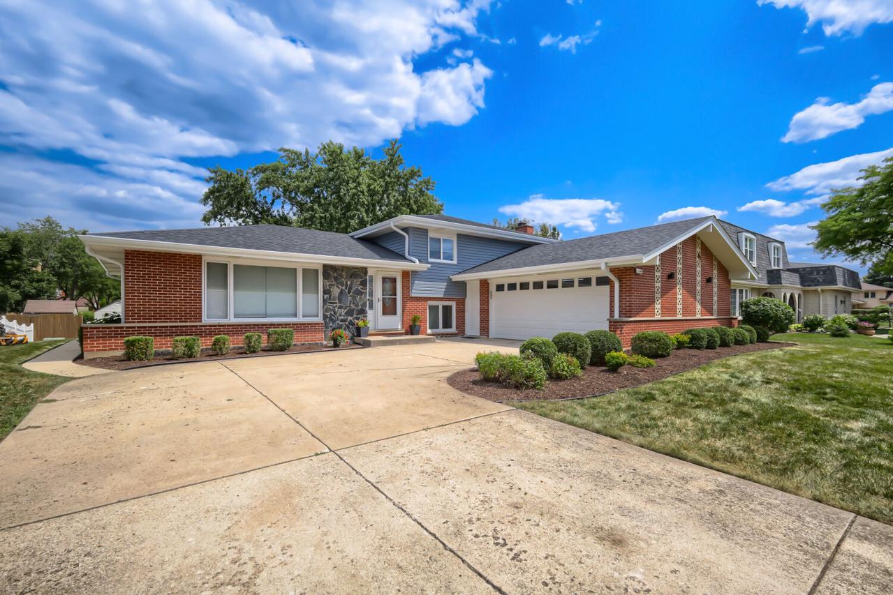7209 Exner Rd., Darien, IL 60561