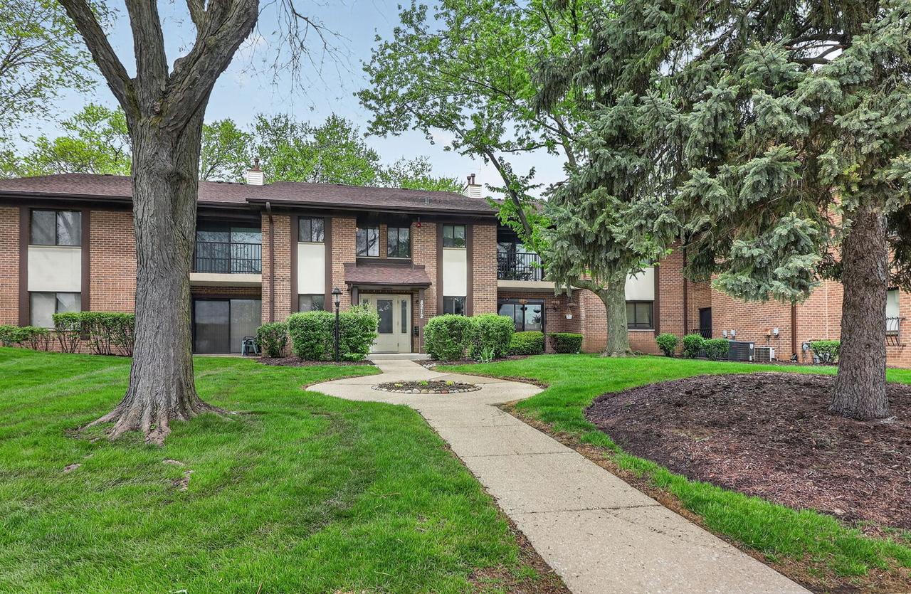 8212 Anchor Dr. #508, Woodridge, IL 60517