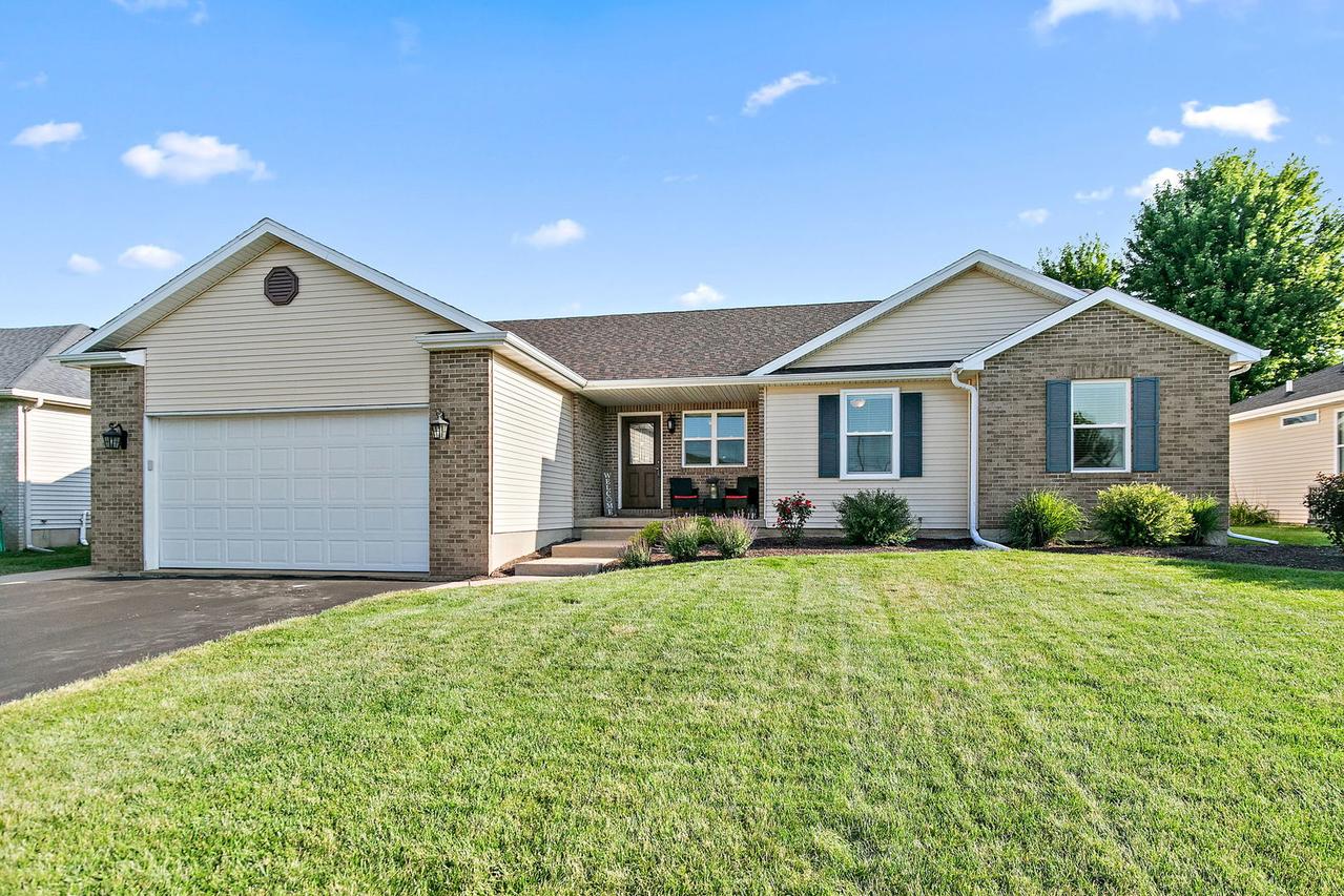 163 Jackson Blvd., Sycamore, IL 60178
