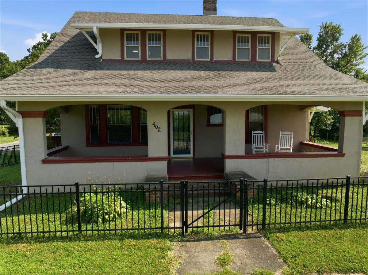 402 W 3rd St., Armington, IL 61721