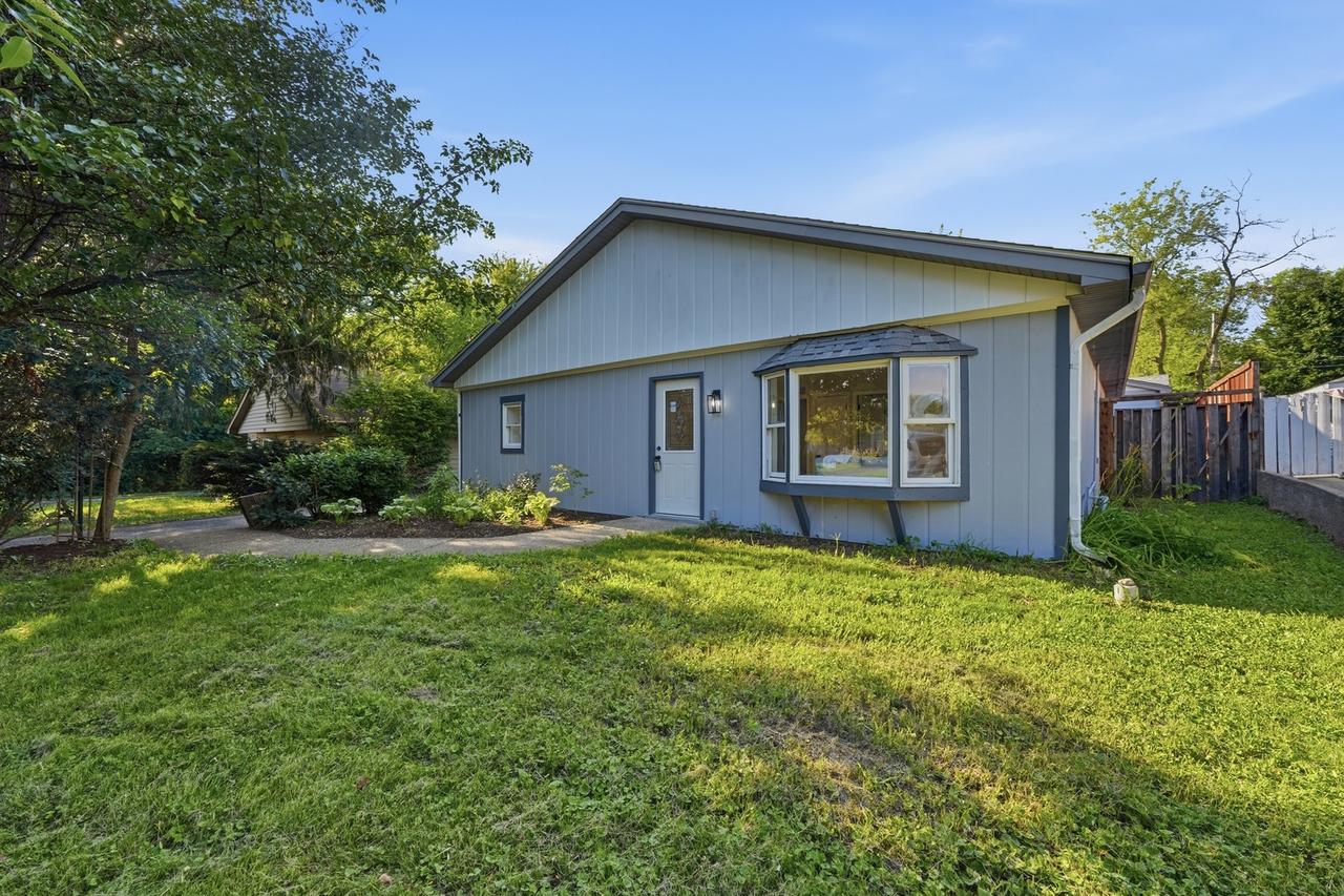 702 Columbus St., Mchenry, IL 60051