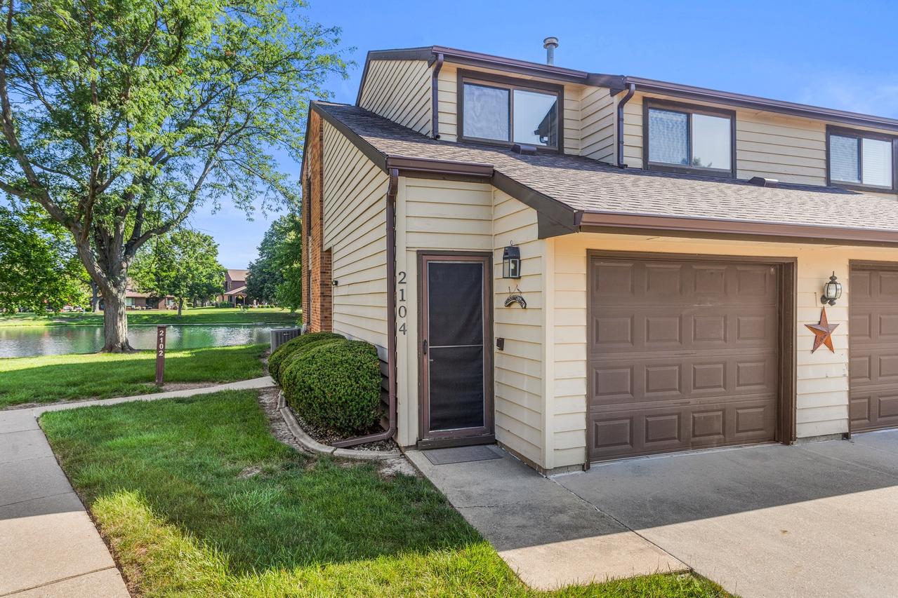 2104 Harbortown Cir., Champaign, IL 61821