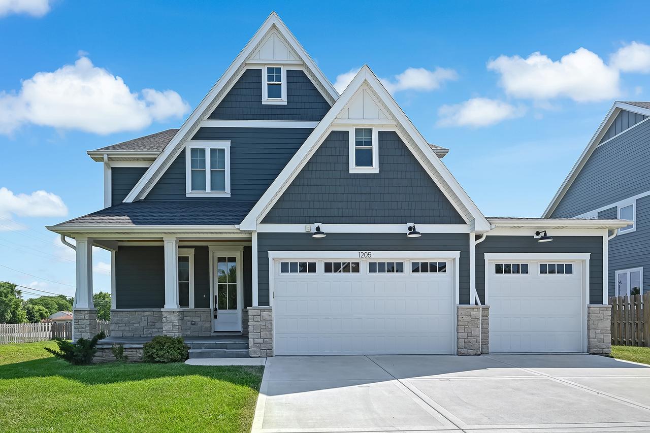 1205 Ridge Rd., Westmont, IL 60559