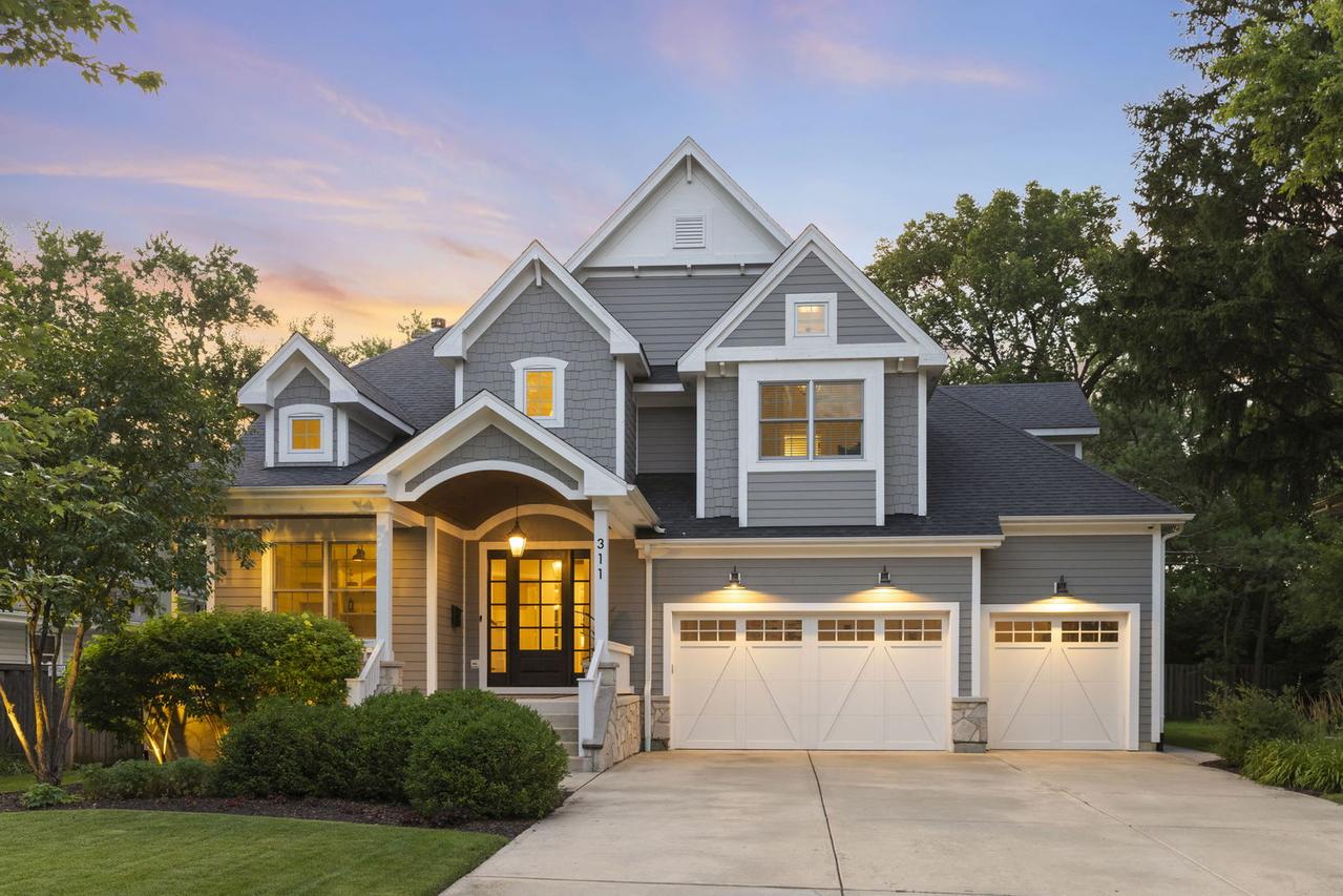 311 Hazelwood Dr., Naperville, IL 60540