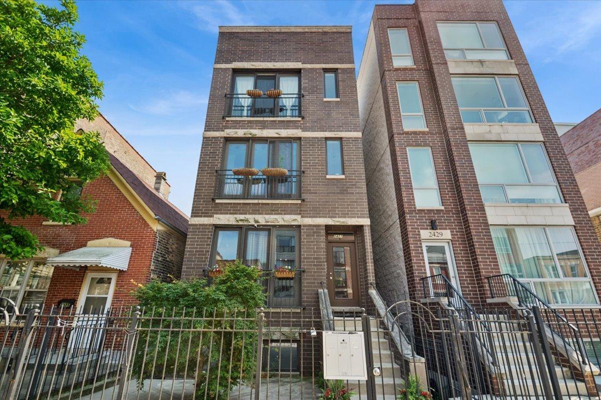 2427 W Augusta Blvd. #3, Chicago, IL 60622