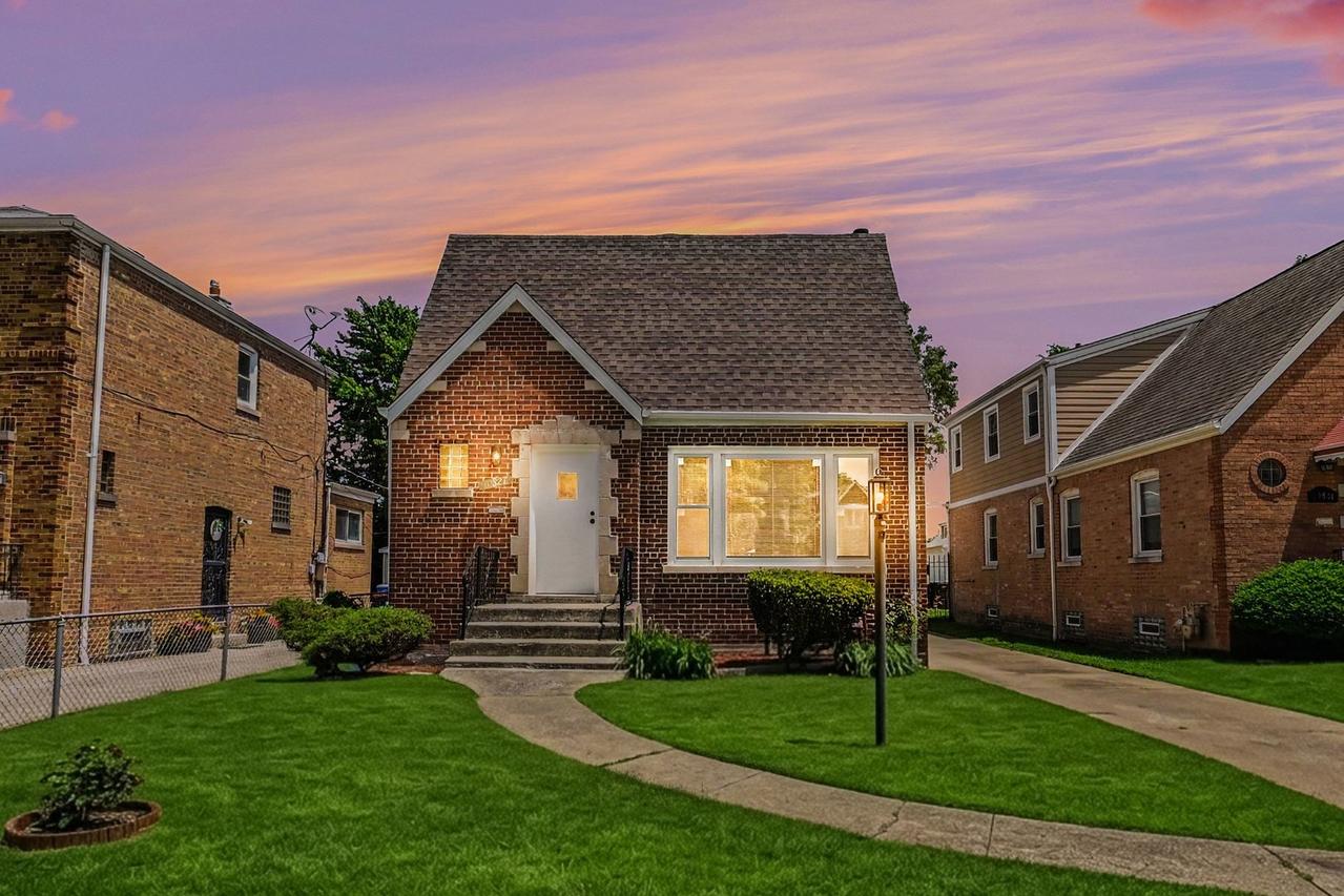 10827 S Peoria St., Chicago, IL 60643