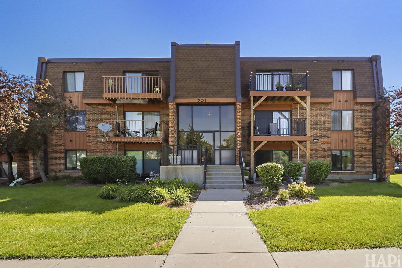 701 Limerick Ln. #3A, Schaumburg, IL 60193