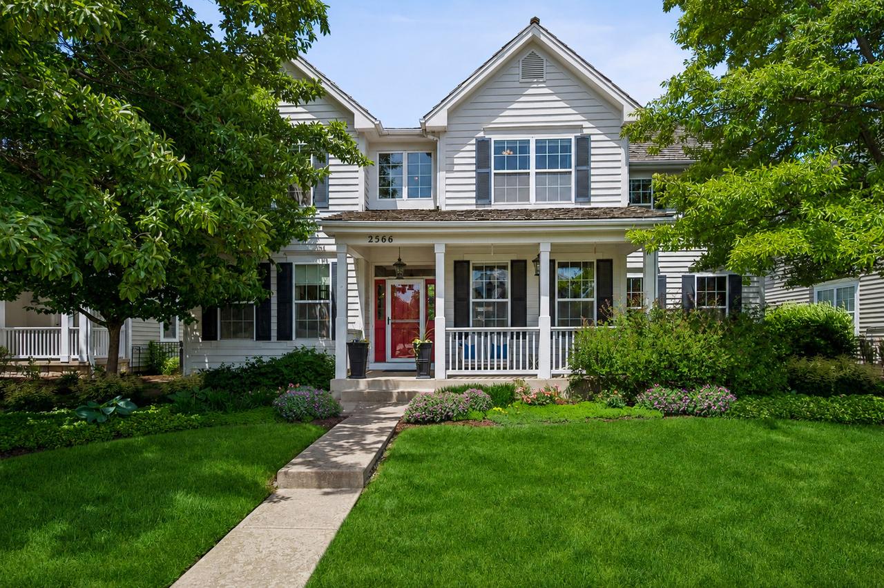 2566 Fielding Dr., Glenview, IL 60026