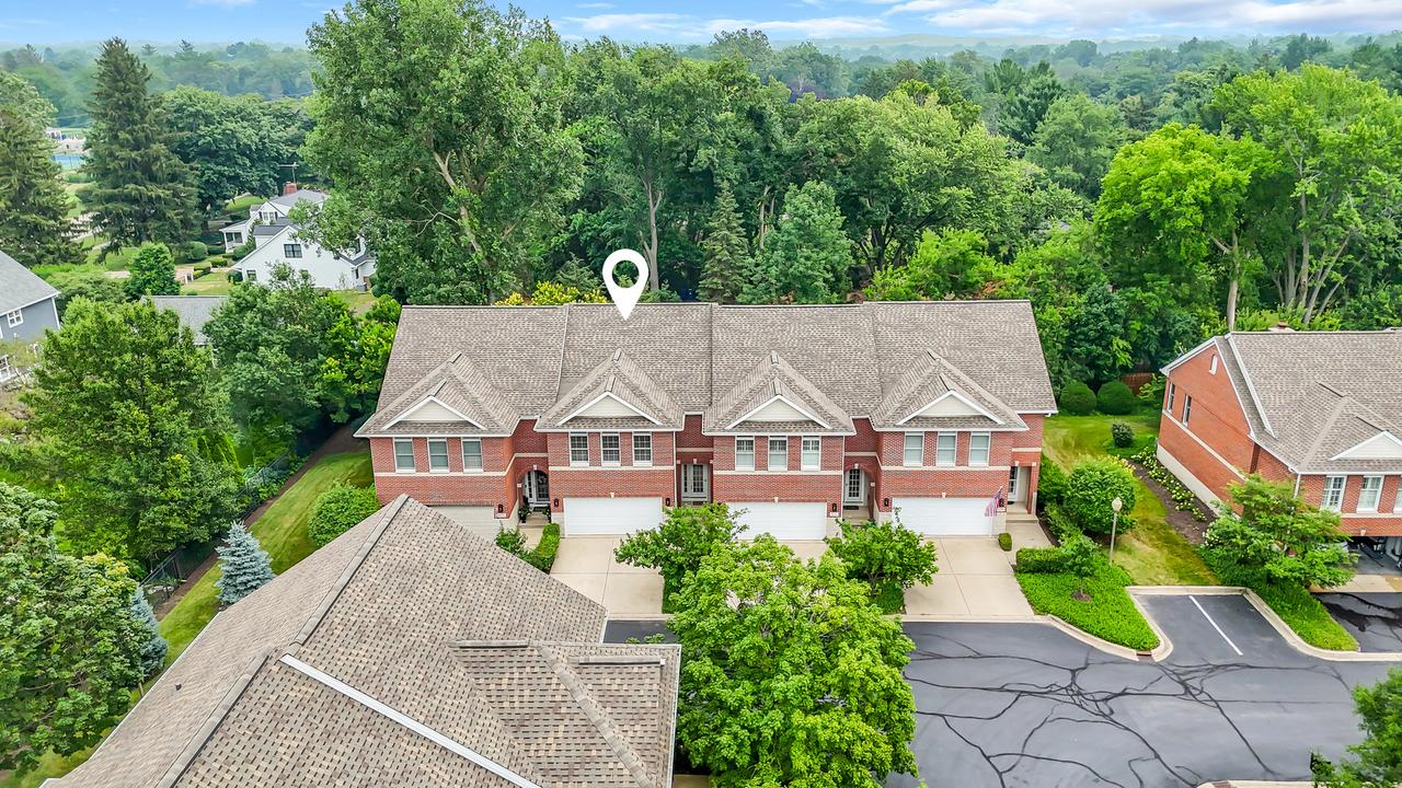 525 Linden Ct., Geneva, IL 60134