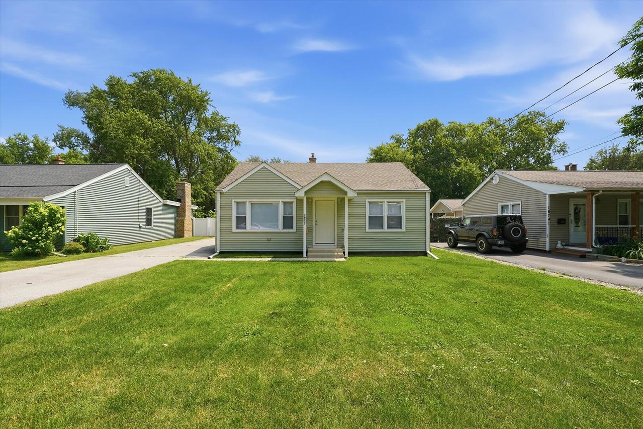 16737 Sayre Ave., Tinley Park, IL 60477