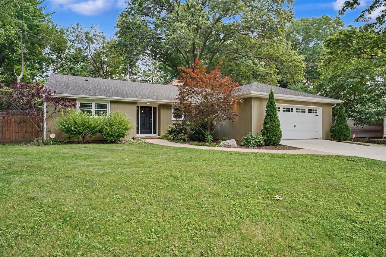 706 La Sell Dr., Champaign, IL 61820