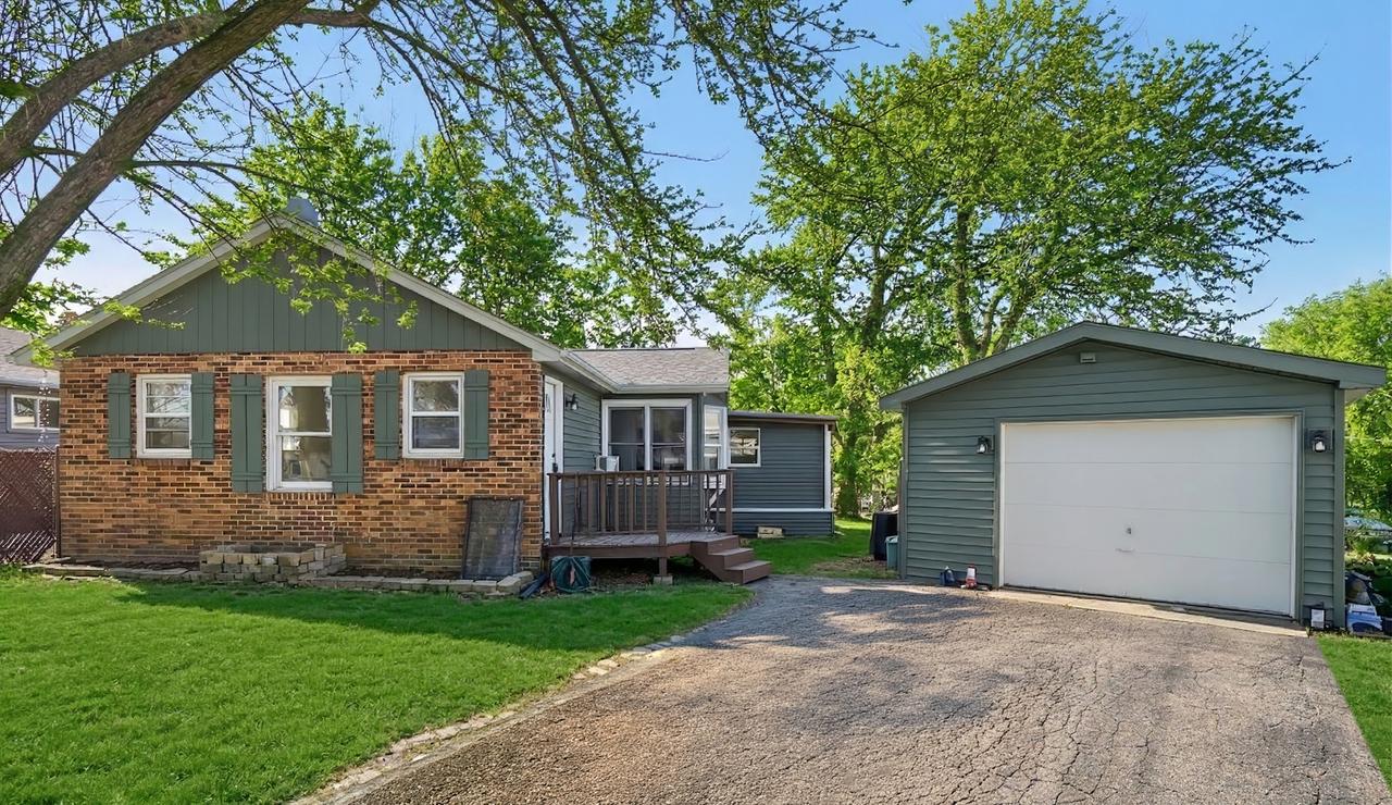 26814 N Genesee St., Wauconda, IL 60084