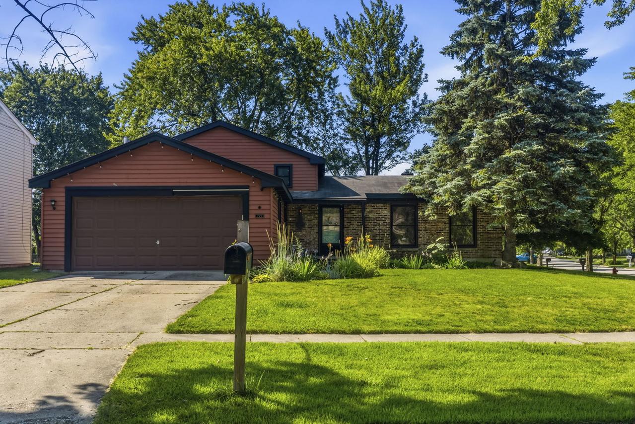 725 Old Post Rd., Buffalo Grove, IL 60089