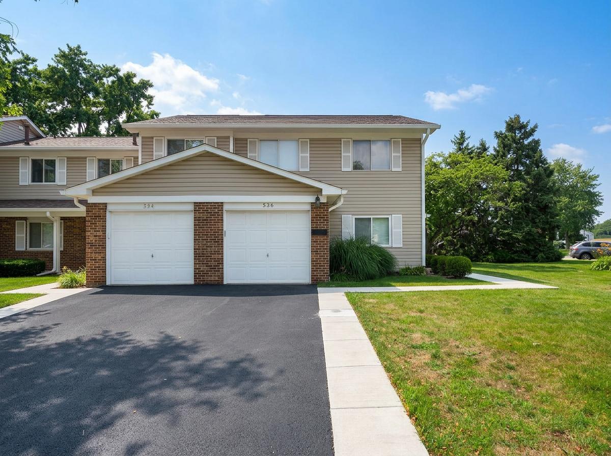 536 Alton Ct., Carol Stream, IL 60188