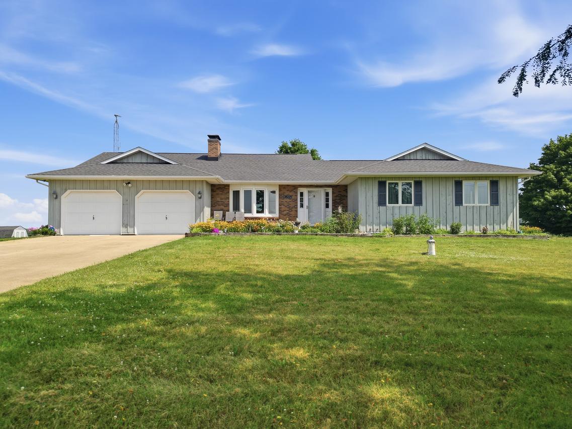 1132 Stony Point Rd., Dixon, IL 61021