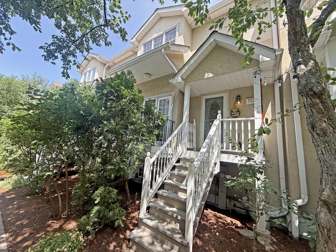 1132 Schneider Ave., Oak Park, IL 60302