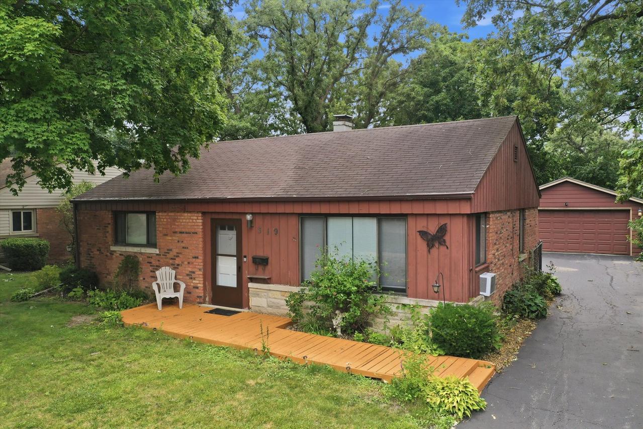 319 Oswego St., Park Forest, IL 60466