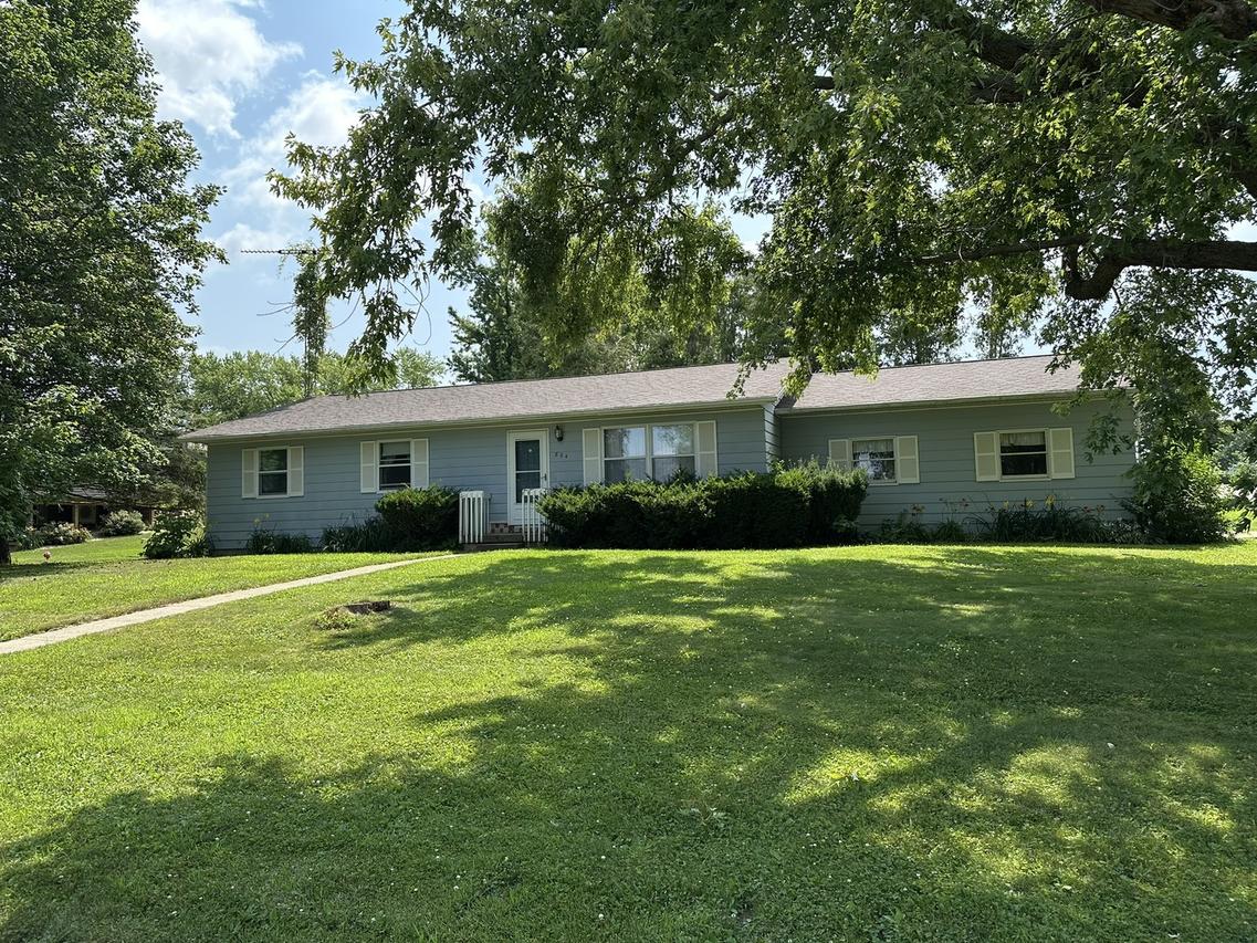 804 N Birch Dr., Lena, IL 61048