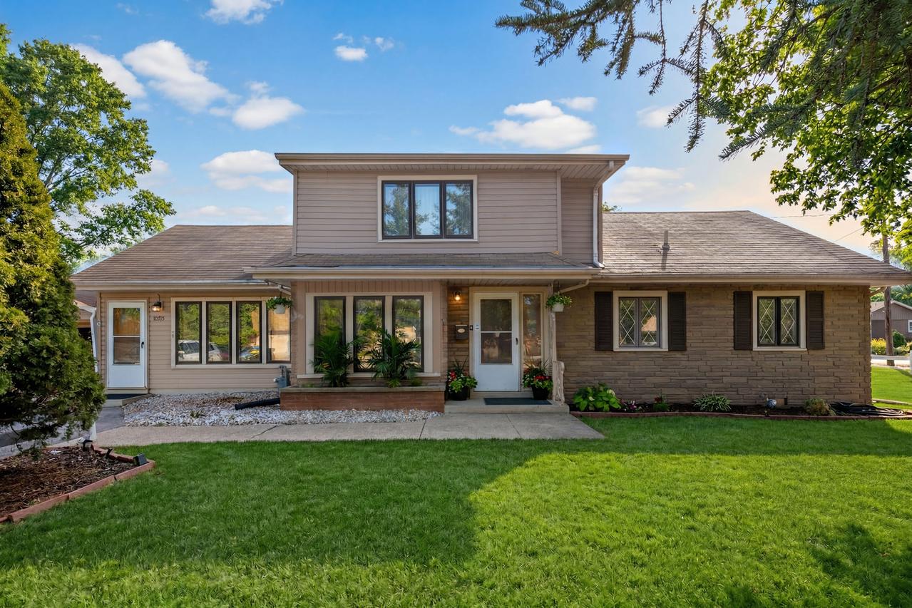 10715 Diversey Ave., Melrose Park, IL 60164