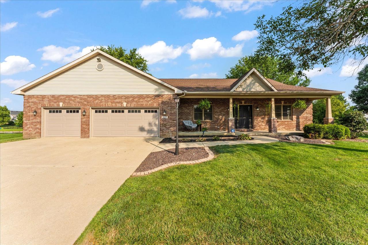 1807 Cypress Pointe Ct., Mahomet, IL 61853
