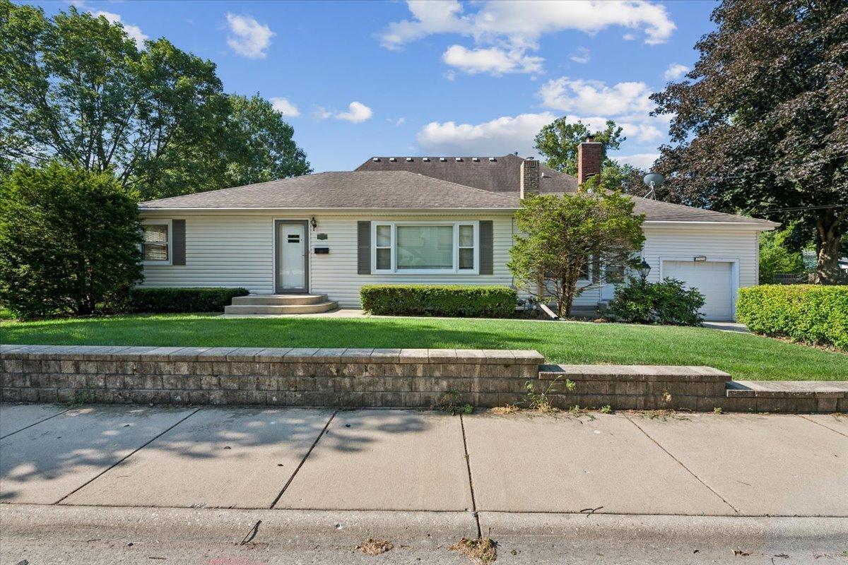 110 W 12th Ave., Naperville, IL 60563