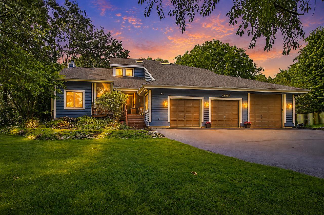 2001 Villanova Dr., Johnsburg, IL 60051