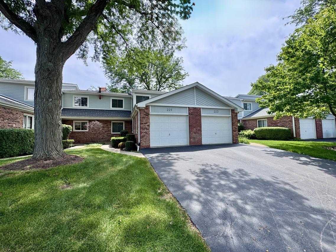 221 W Golfview Ter., Palatine, IL 60067