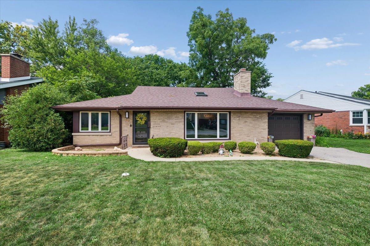 110 Green Valley Dr., Lombard, IL 60148
