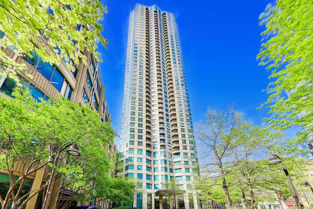 400 N Lasalle St. #1306, Chicago, IL 60654