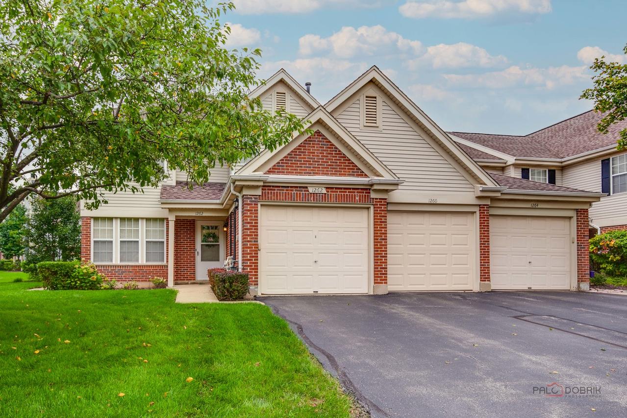 1262 N Wellington Ct., Buffalo Grove, IL 60089