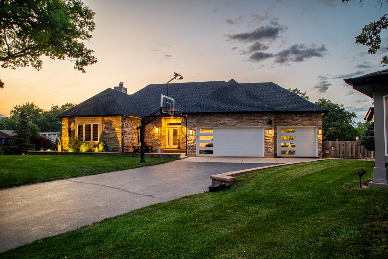 40W022 Tanner Rd., North Aurora, IL 60542