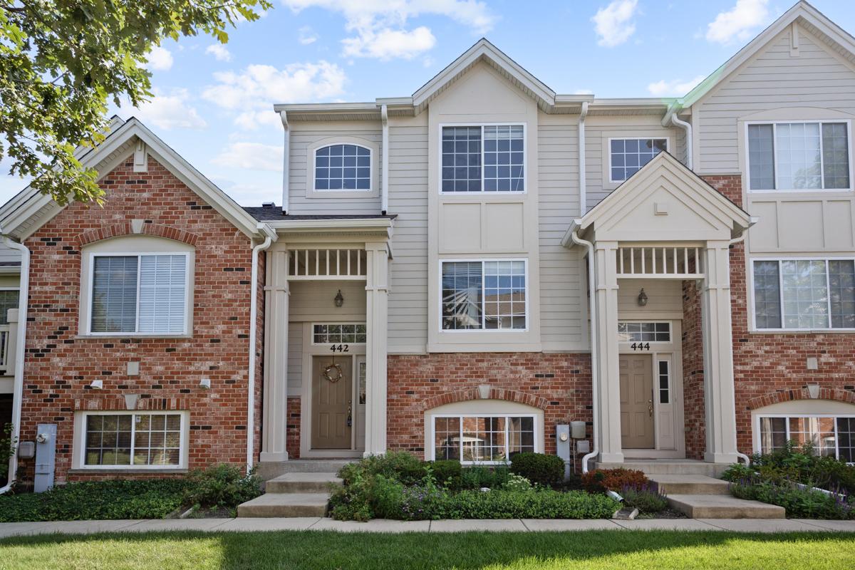 442 Churchill Dr., Elgin, IL 60124