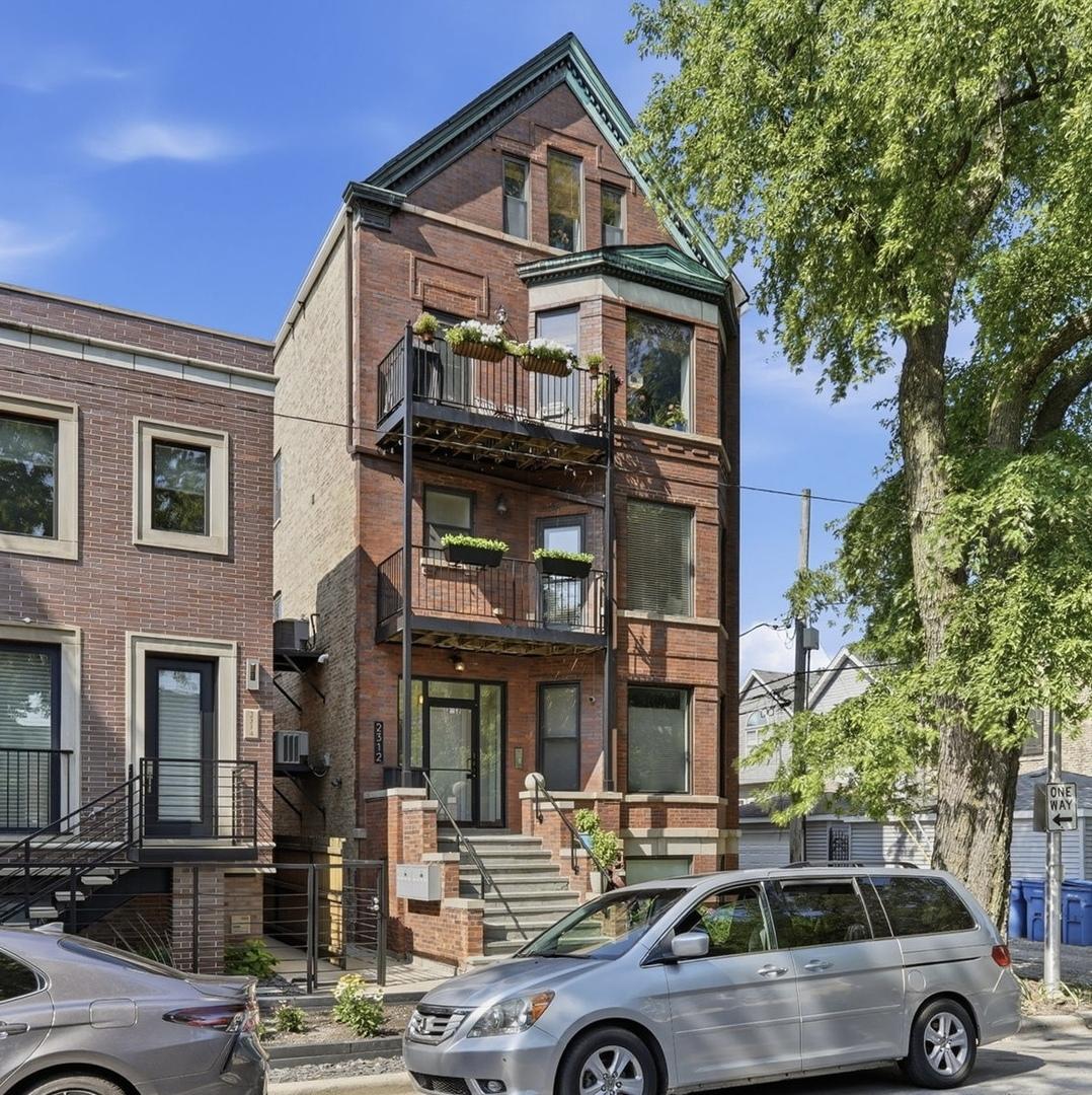 2312 W Mclean Ave. #2S, Chicago, IL 60647