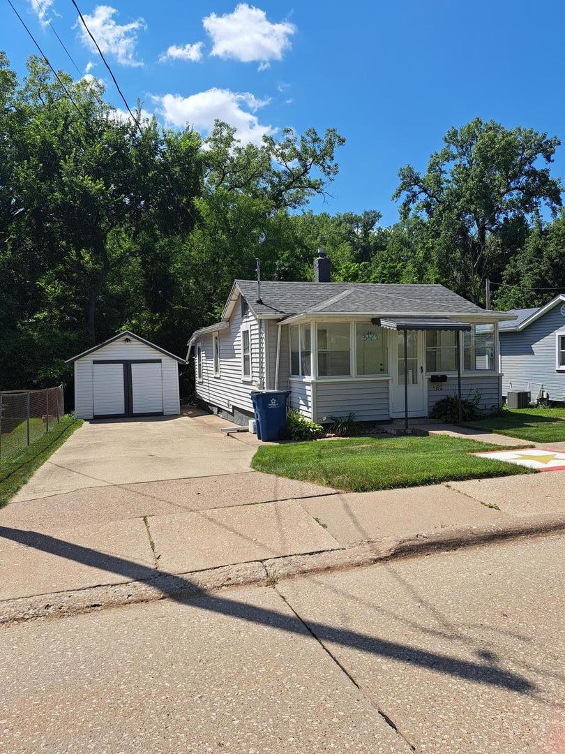 182 Hero St., Silvis, IL 61282