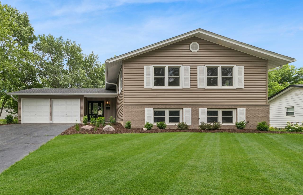 3239 Stillwell Ct., Woodridge, IL 60517