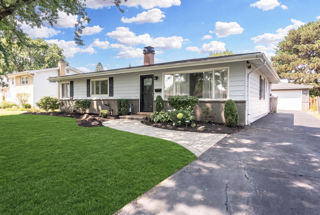 704 N Wilshire Dr., Mount Prospect, IL 60056