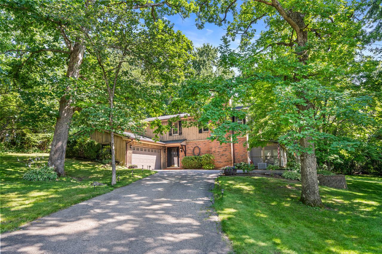 43W975 Nottingham Dr., Elburn, IL 60119
