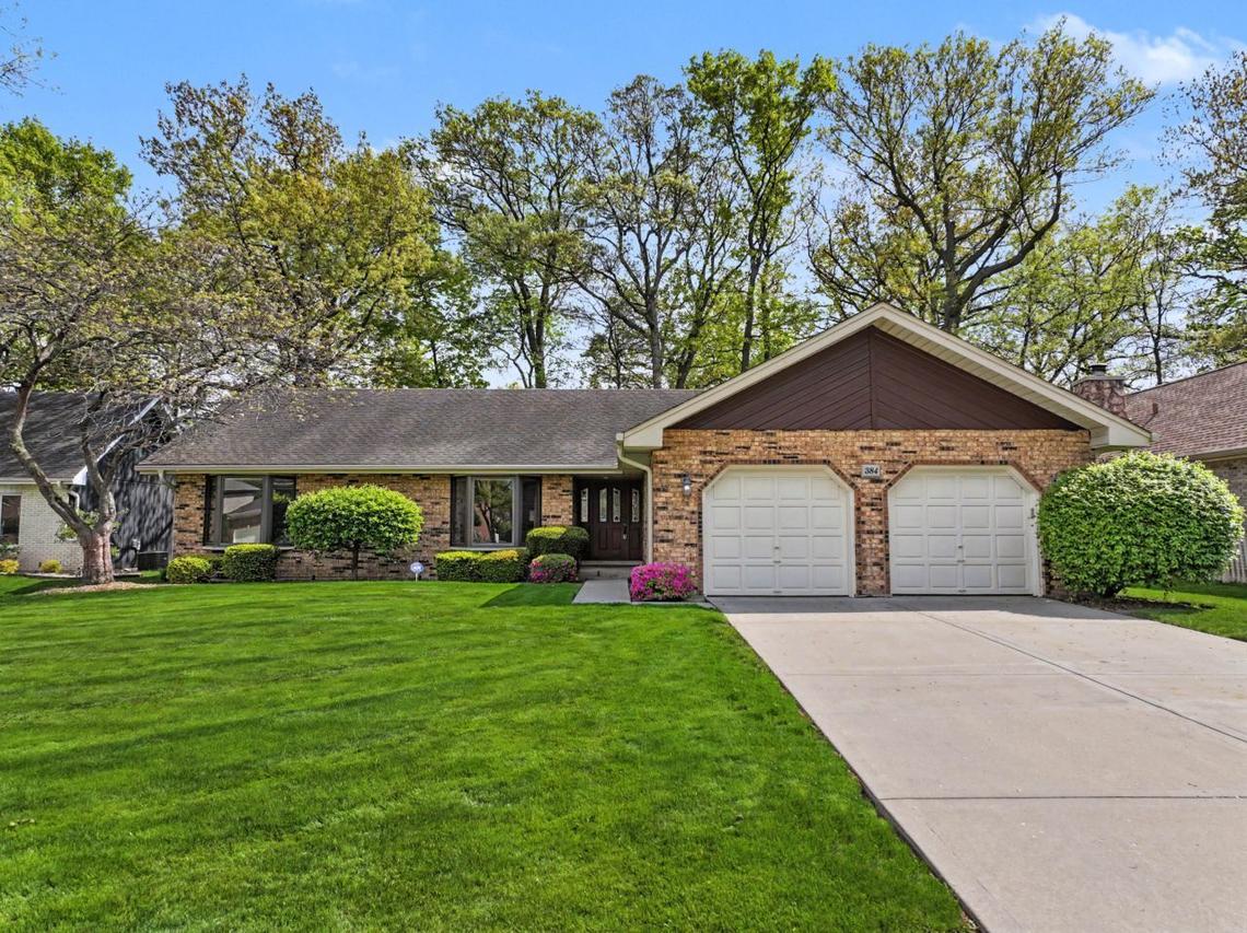 384 E Montrose Ave., Wood Dale, IL 60191