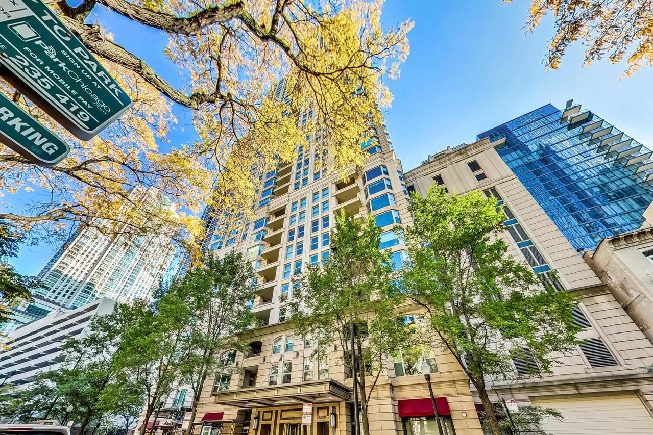 25 E Superior St. #404, Chicago, IL 60611